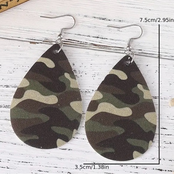 🎉BOGO 1/2 OFF Stylish Retro Army Green Camouflage PU Leather Teardrop Earrings - Picture 5 of 6